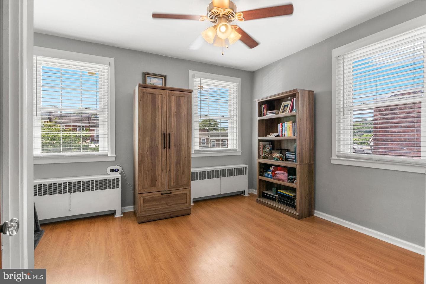 1340 W 37th Street photo 12