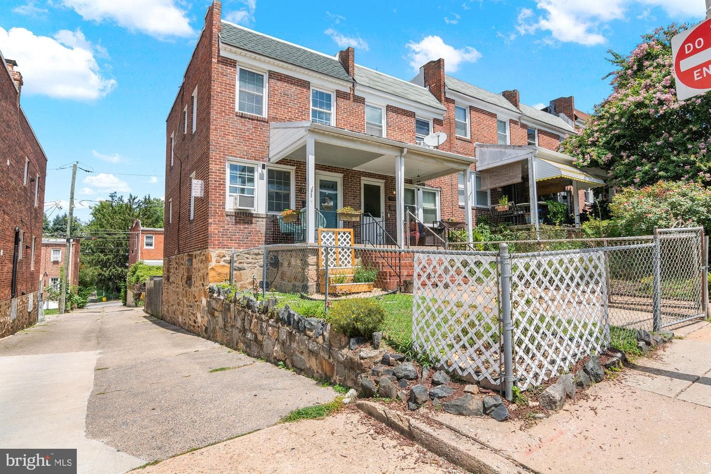 1340 W 37th Street photo 3