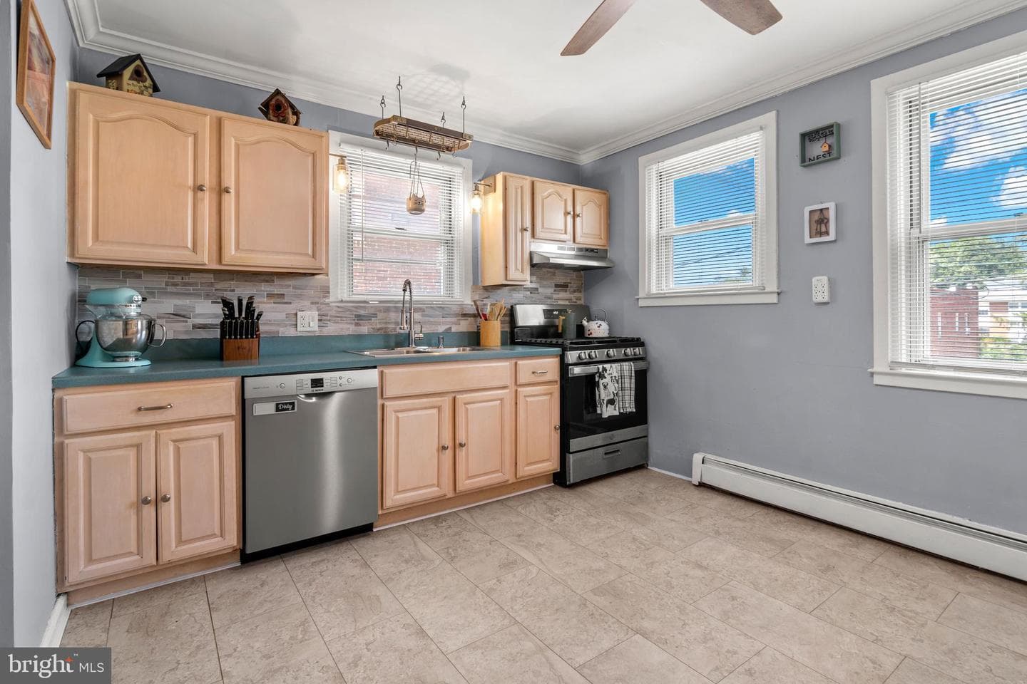 1340 W 37th Street photo 9