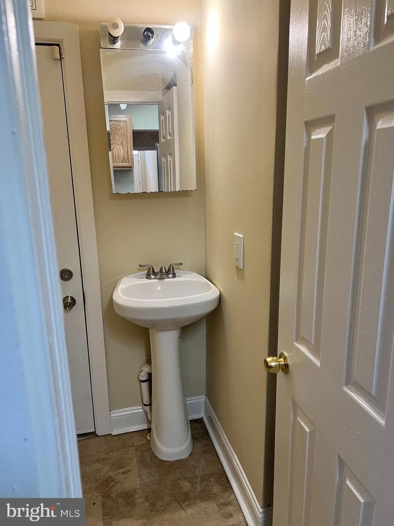 612 Wyeth Street photo 5
