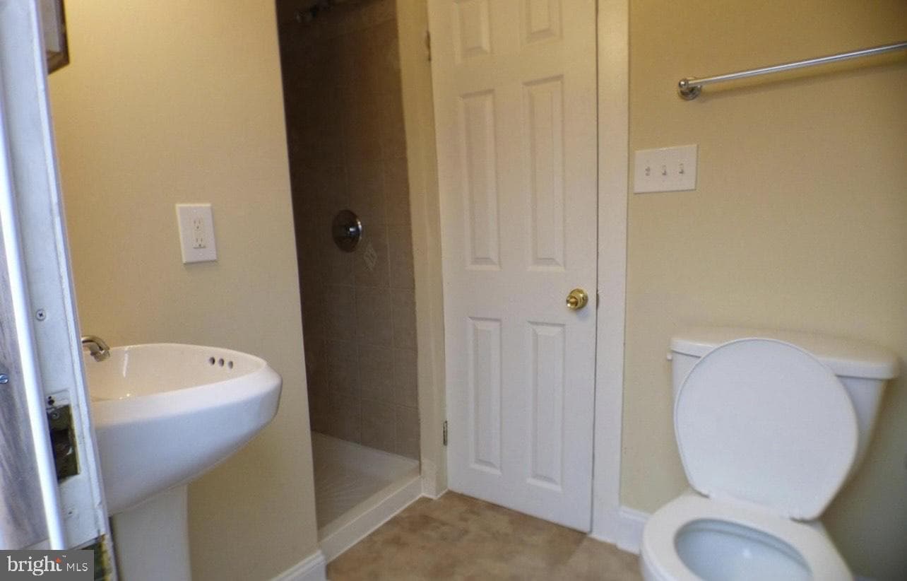 612 Wyeth Street photo 6