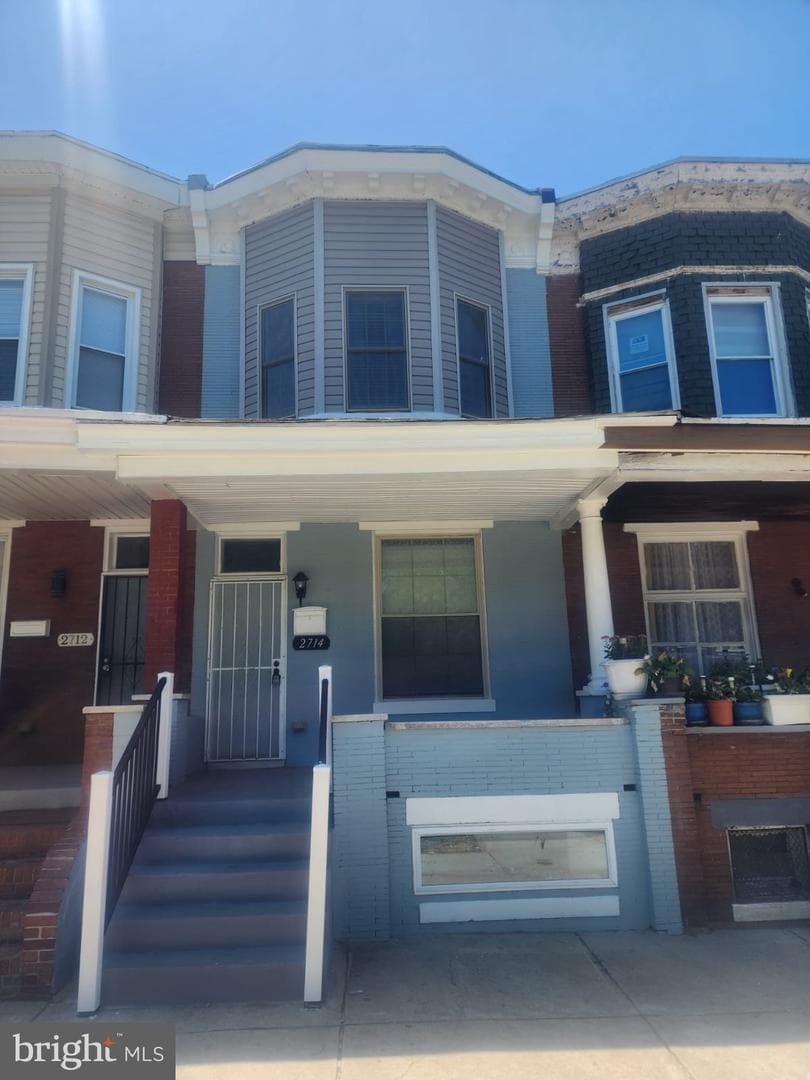 2714 The Alameda photo 2