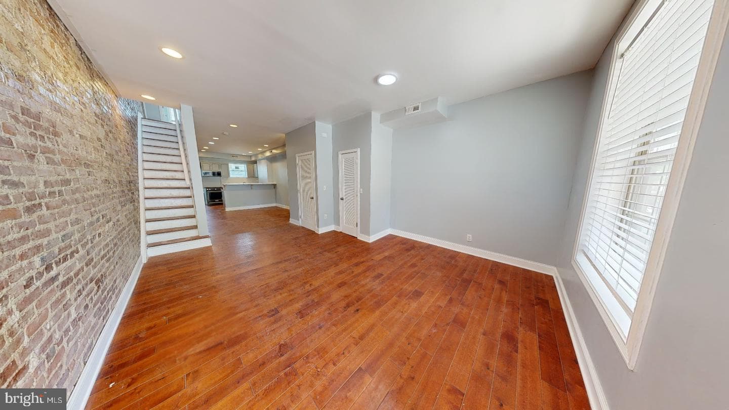 2714 The Alameda photo 3
