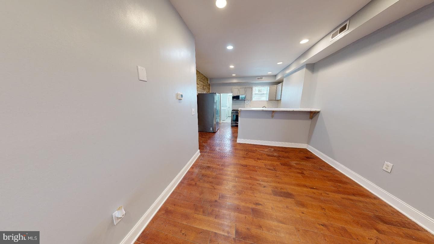 2714 The Alameda photo 7