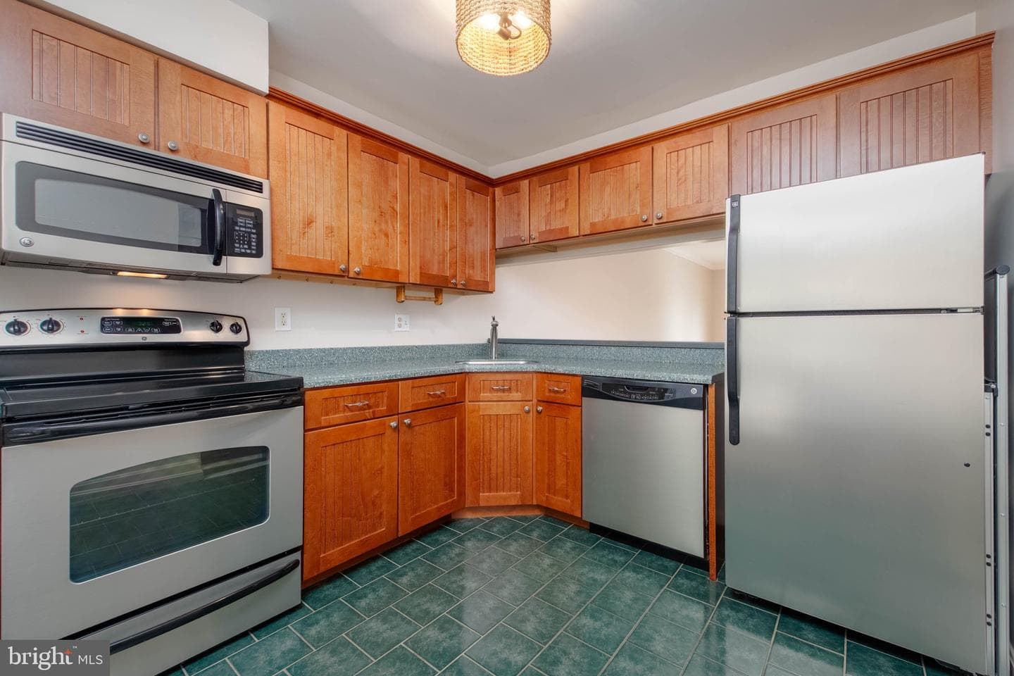 2807 Elliott Street photo 14