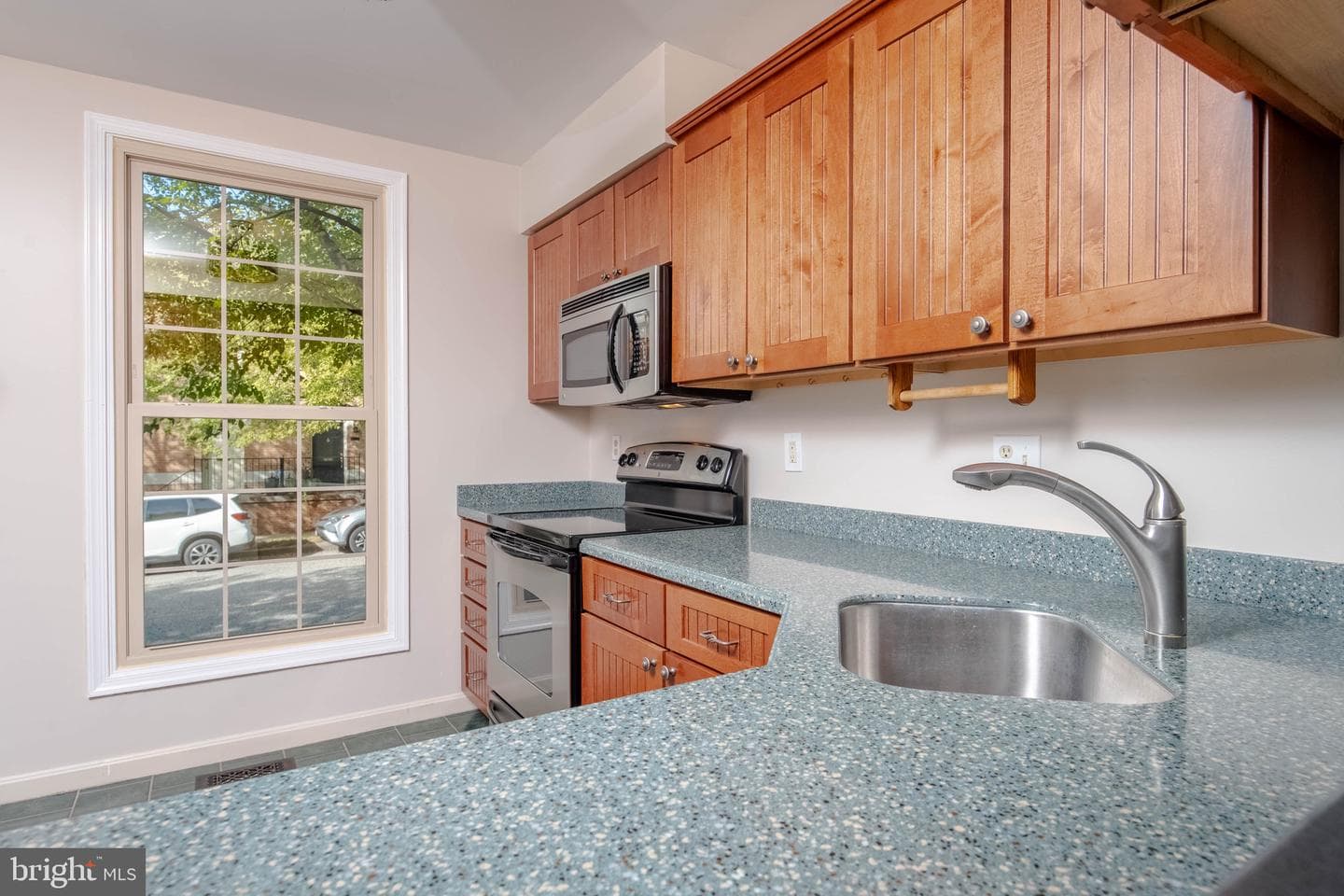 2807 Elliott Street photo 16