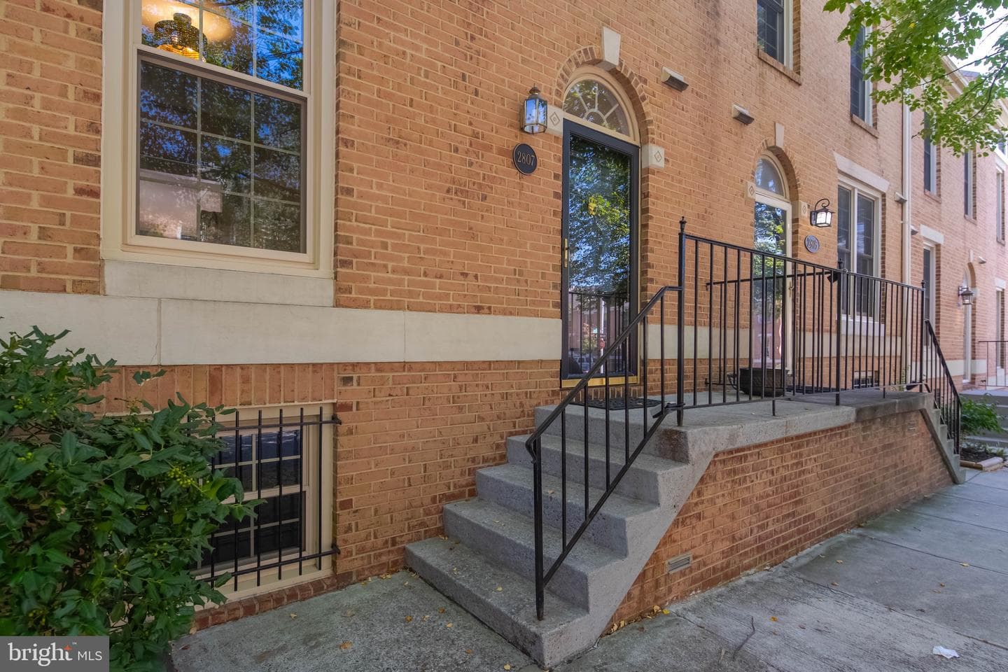 2807 Elliott Street photo 2