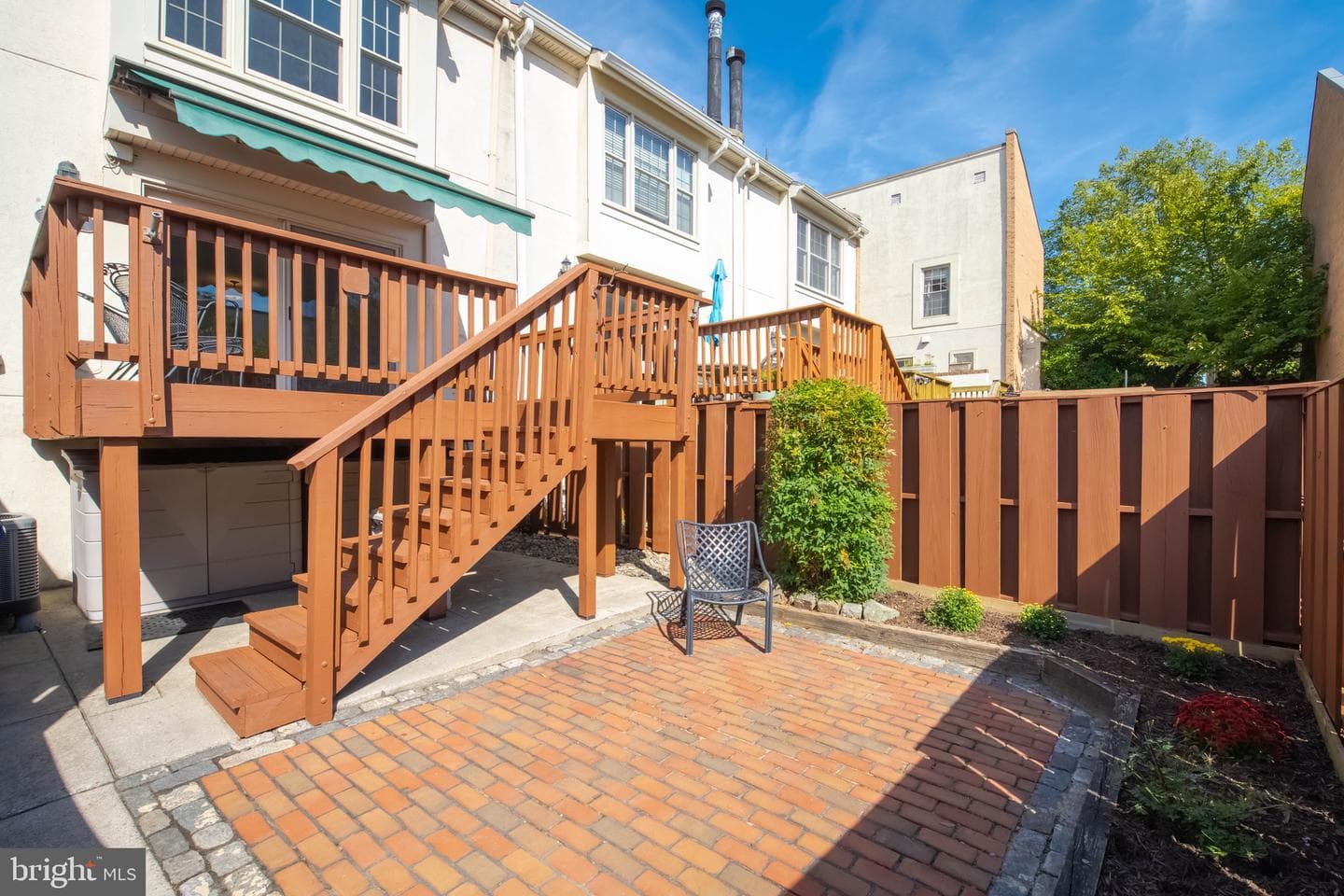 2807 Elliott Street photo 37