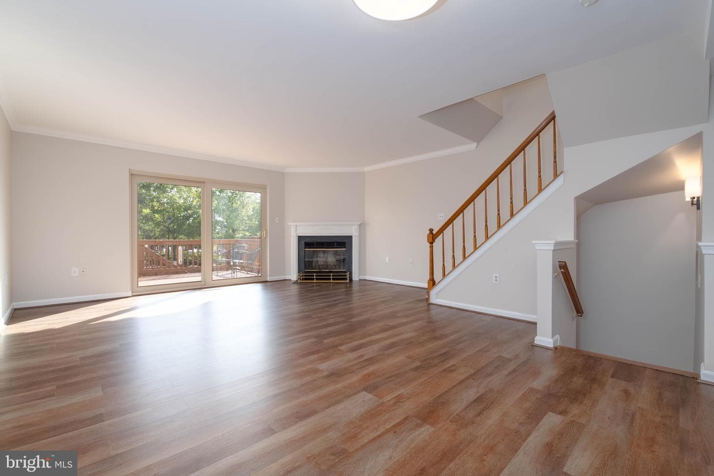 2807 Elliott Street photo 7