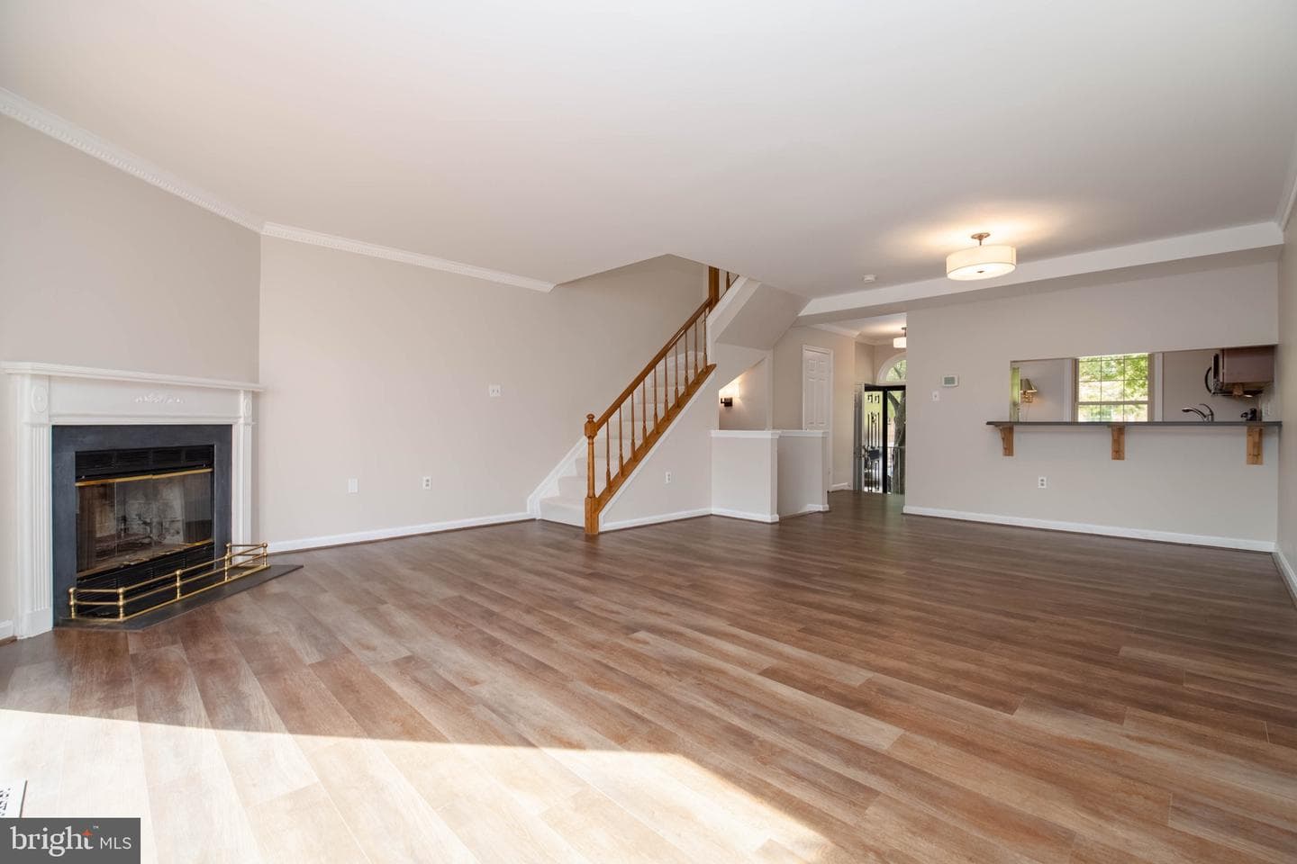 2807 Elliott Street photo 9