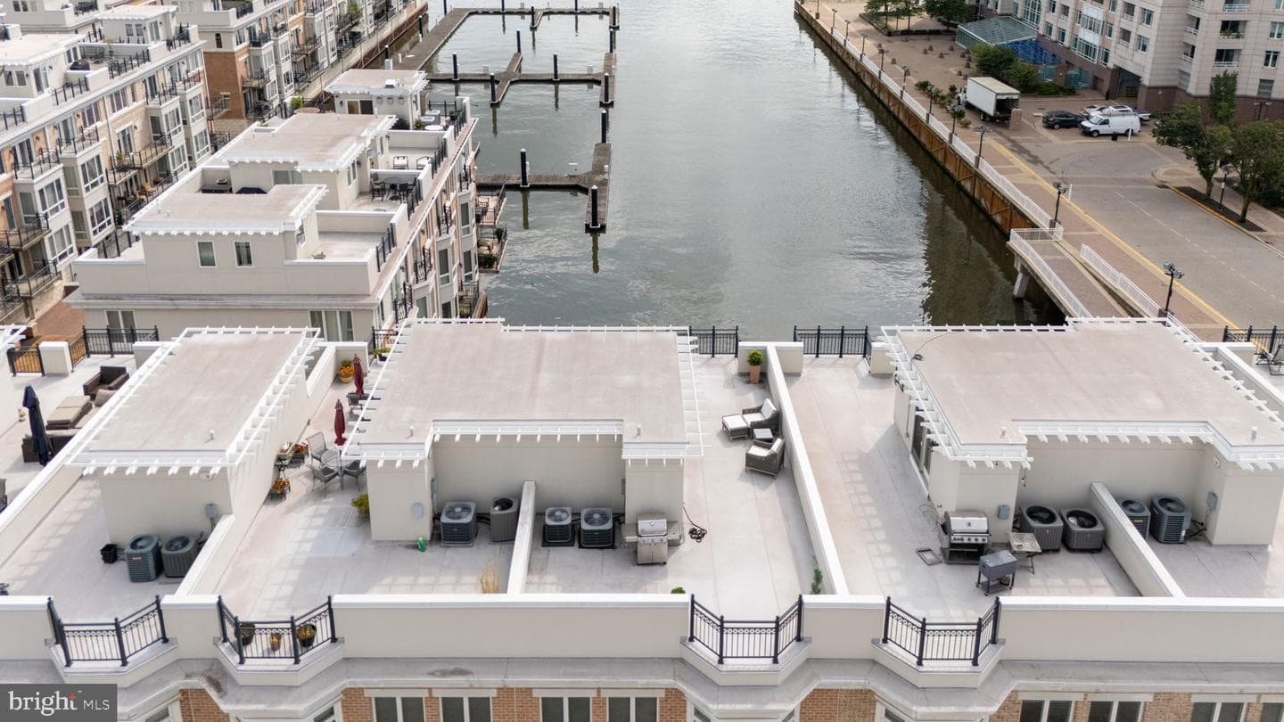 1027 Pier Pointe Landing #113 photo 32