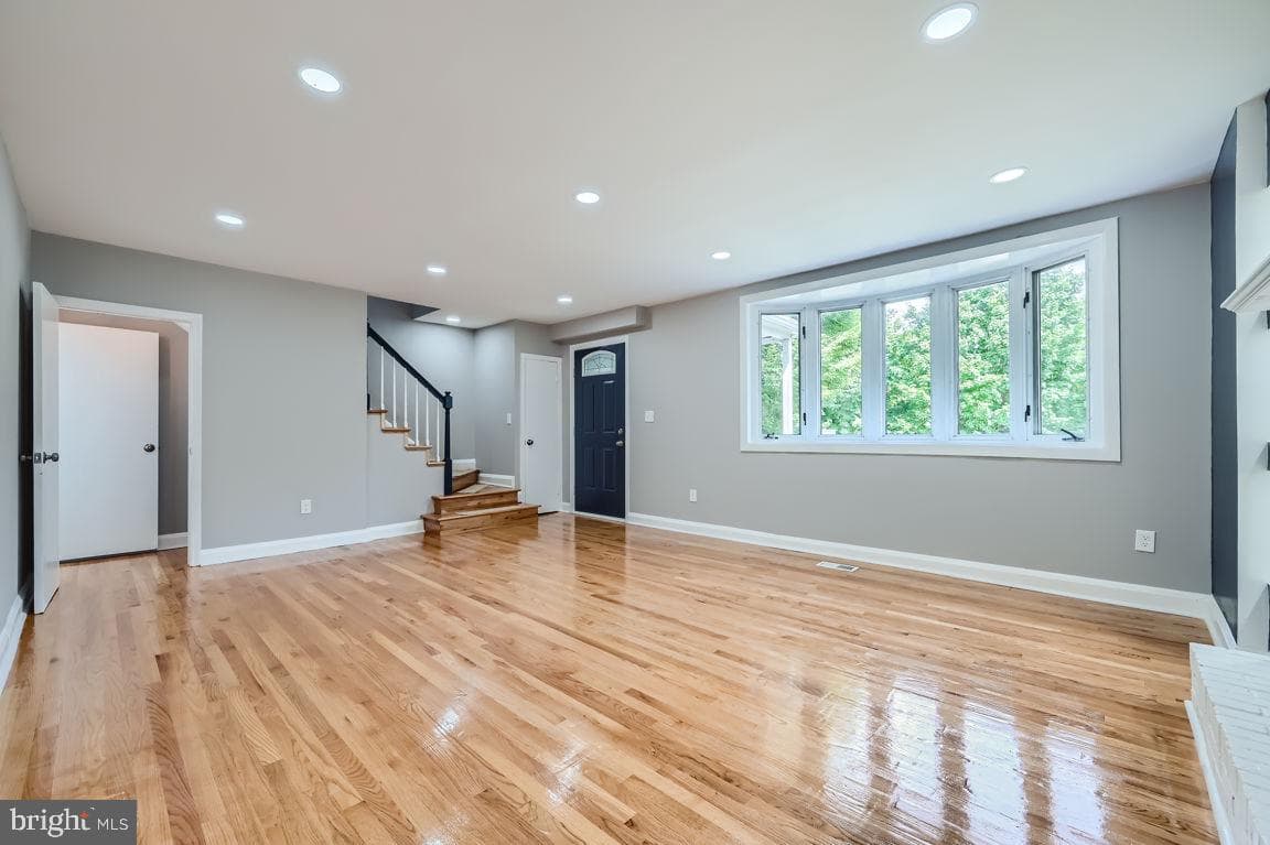 619 Harwood Avenue photo 7