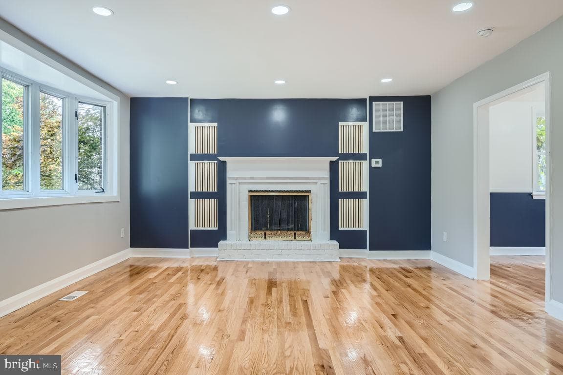 619 Harwood Avenue photo 8