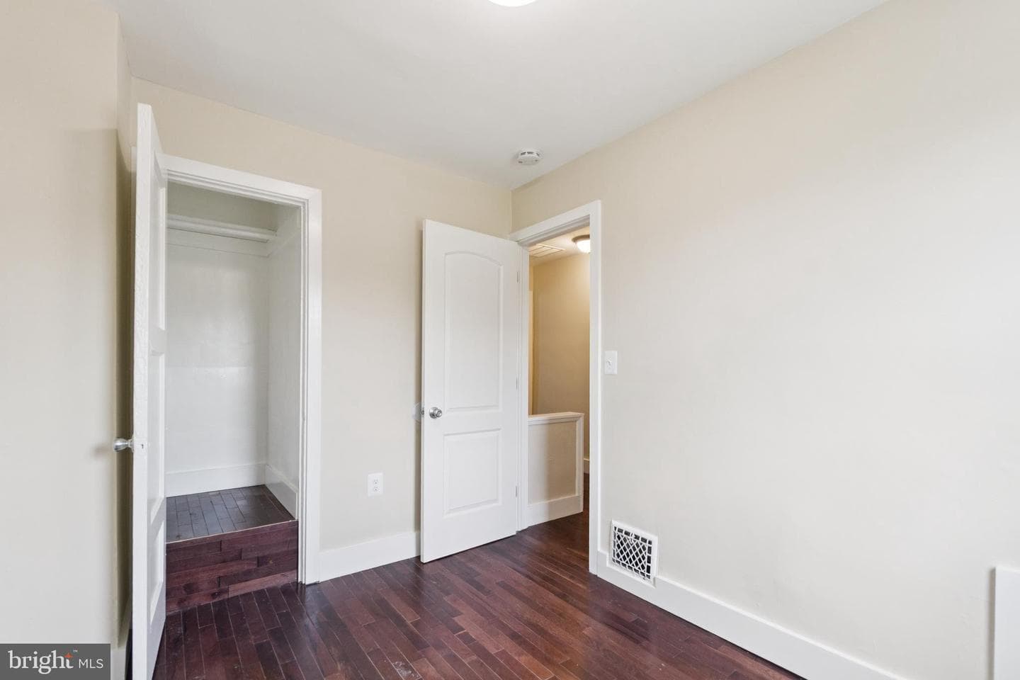 510 Seagull Avenue photo 8