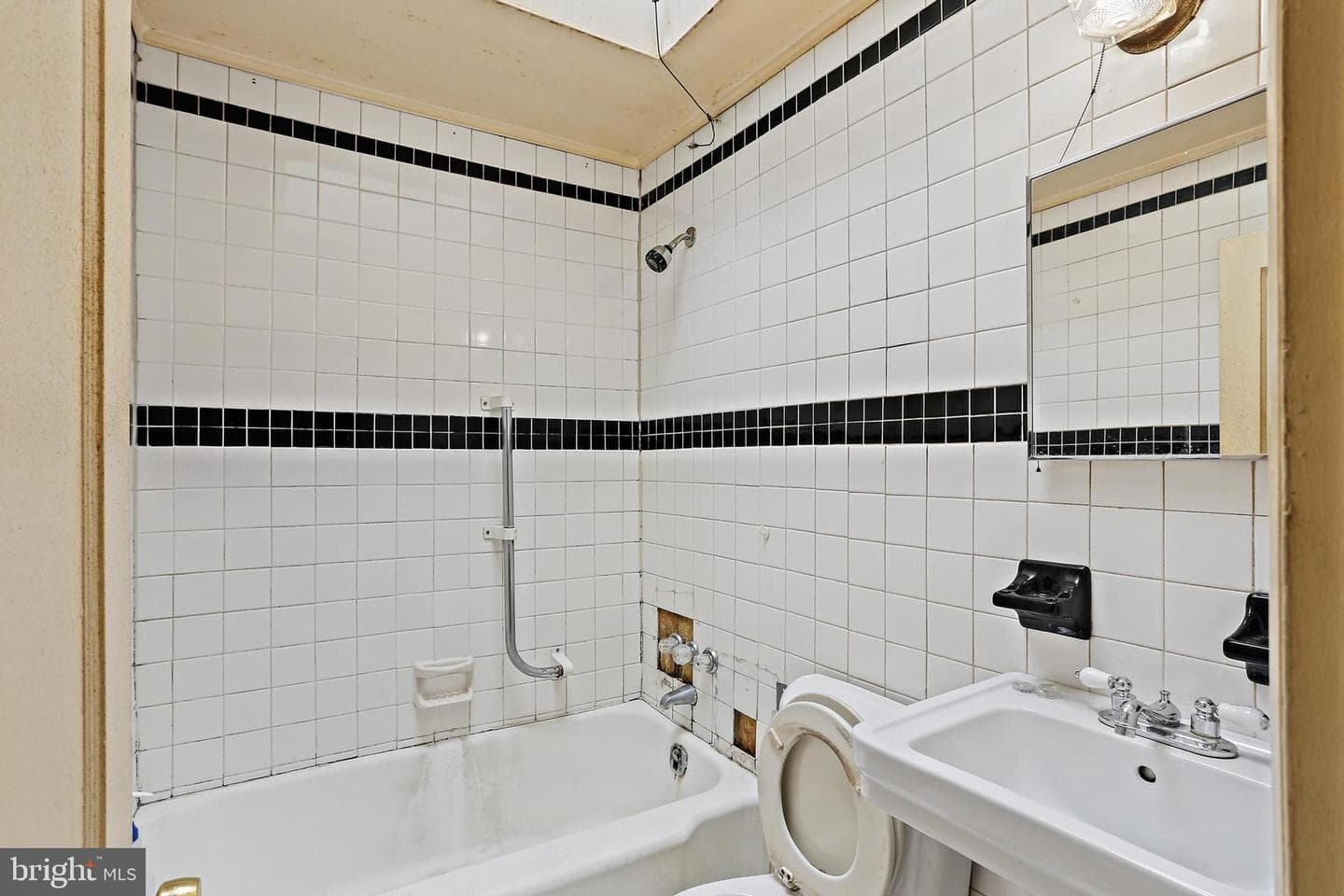 1108 Anglesea Street photo 12