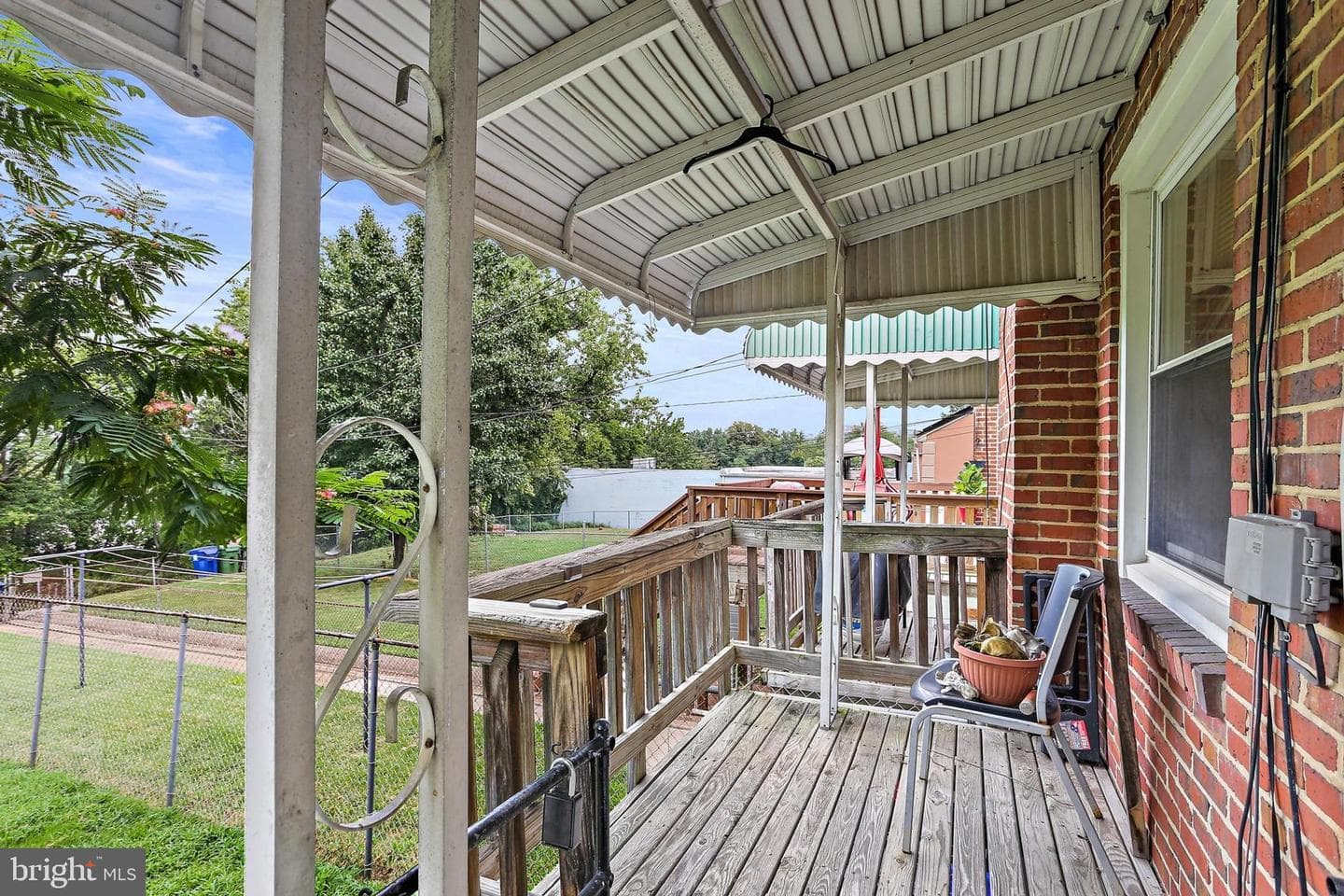 1108 Anglesea Street photo 5