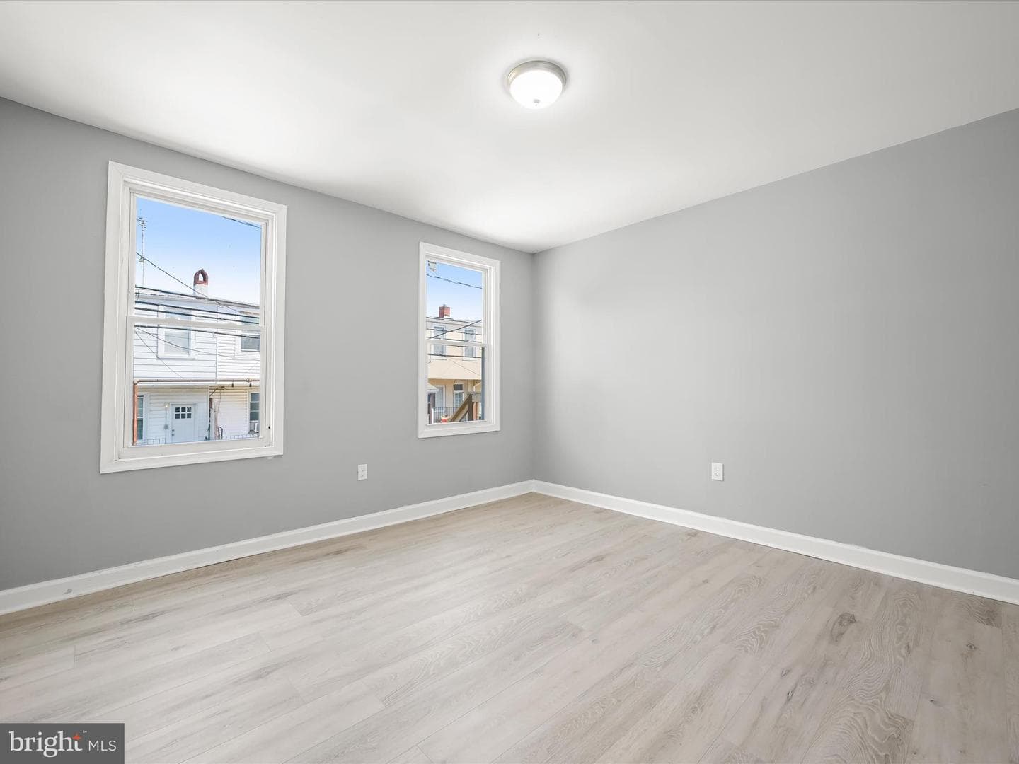 405 S Newkirk Street photo 29