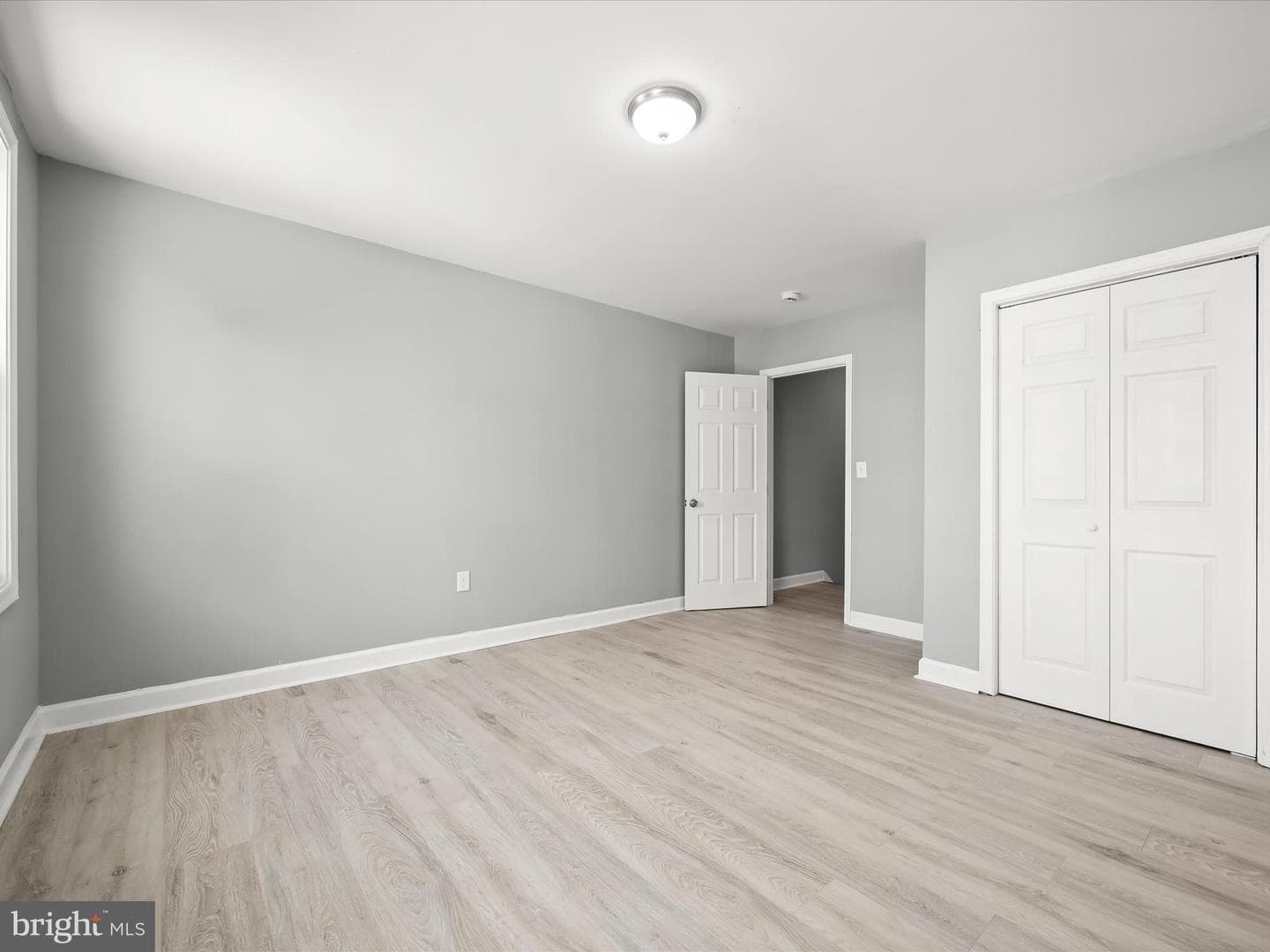 405 S Newkirk Street photo 30