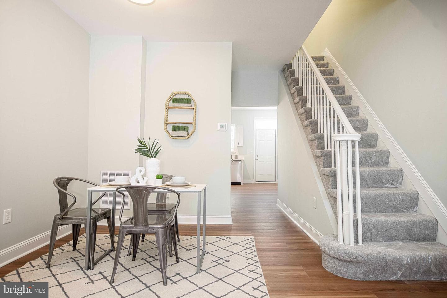 2407 Mcelderry Street photo 8