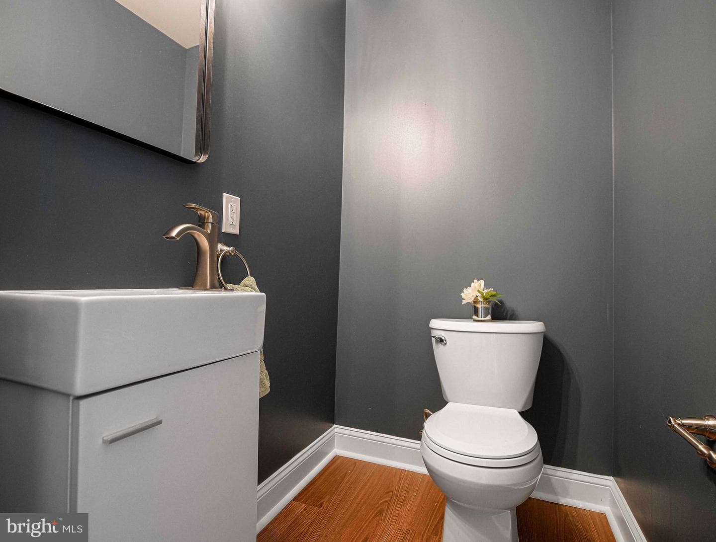 2407 Mcelderry Street photo 9