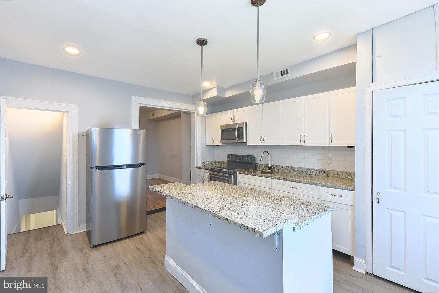 2039 Sinclair Lane photo 9