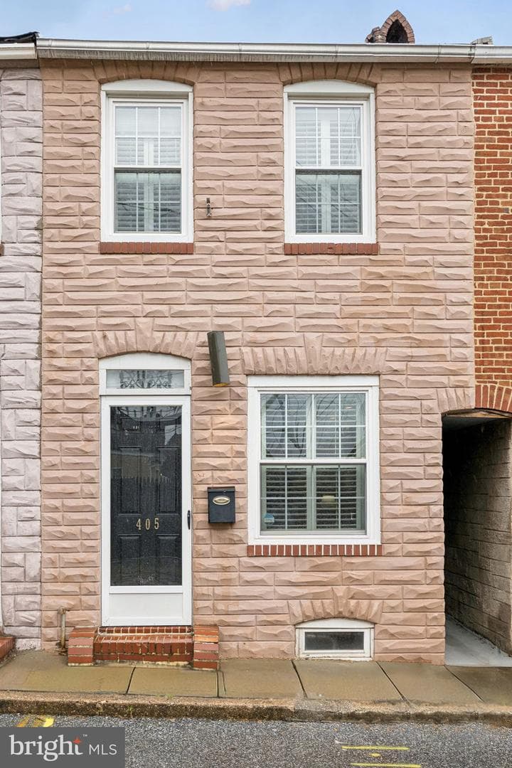 405 S Madeira Street S photo 2