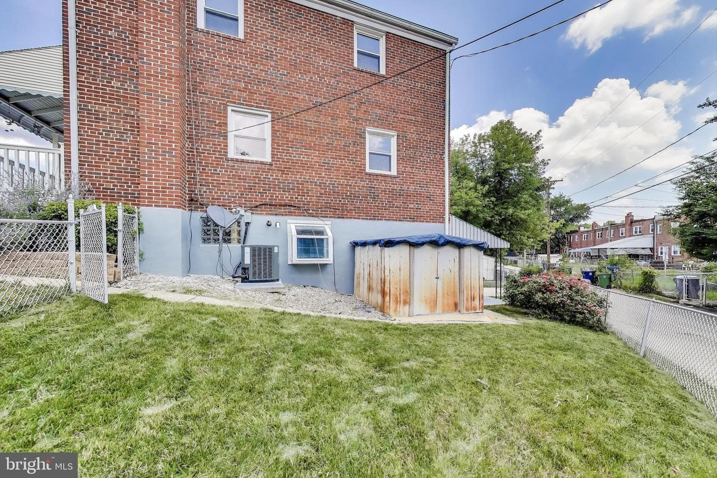 4301 Roberton Avenue photo 29