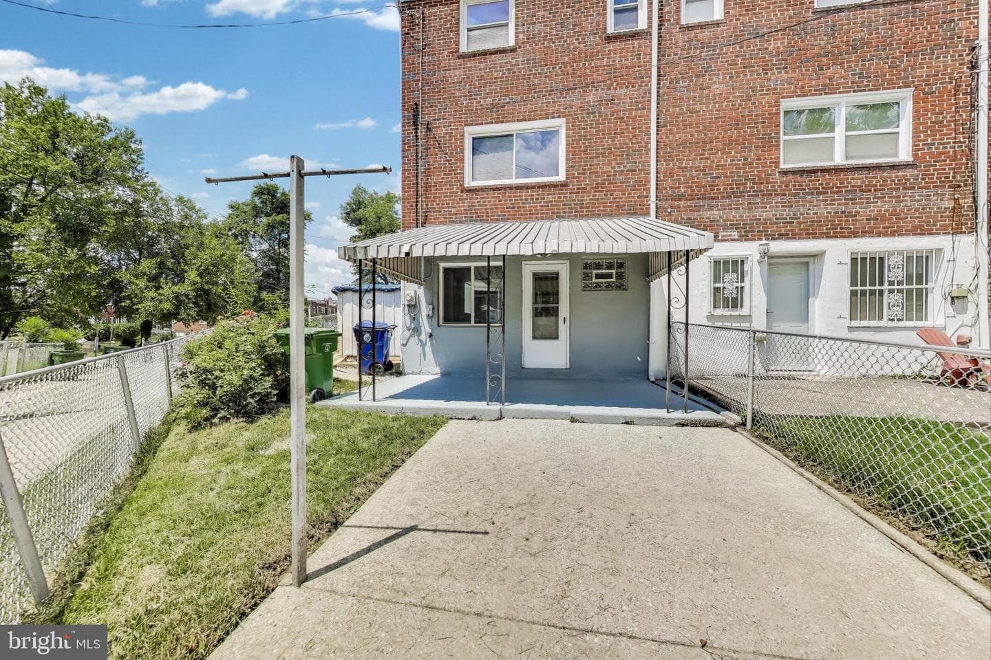4301 Roberton Avenue photo 4
