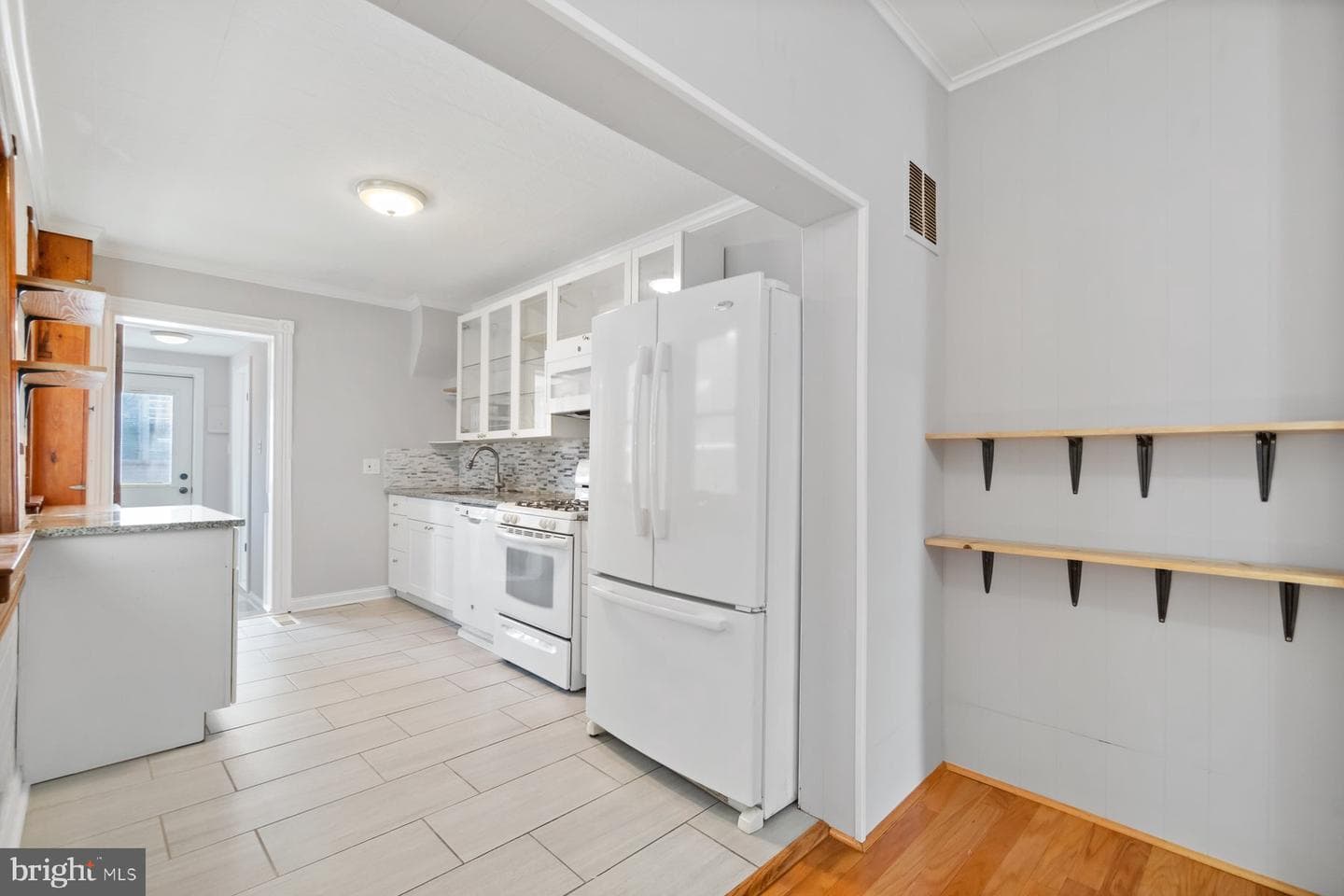 1105 Haubert Street photo 10