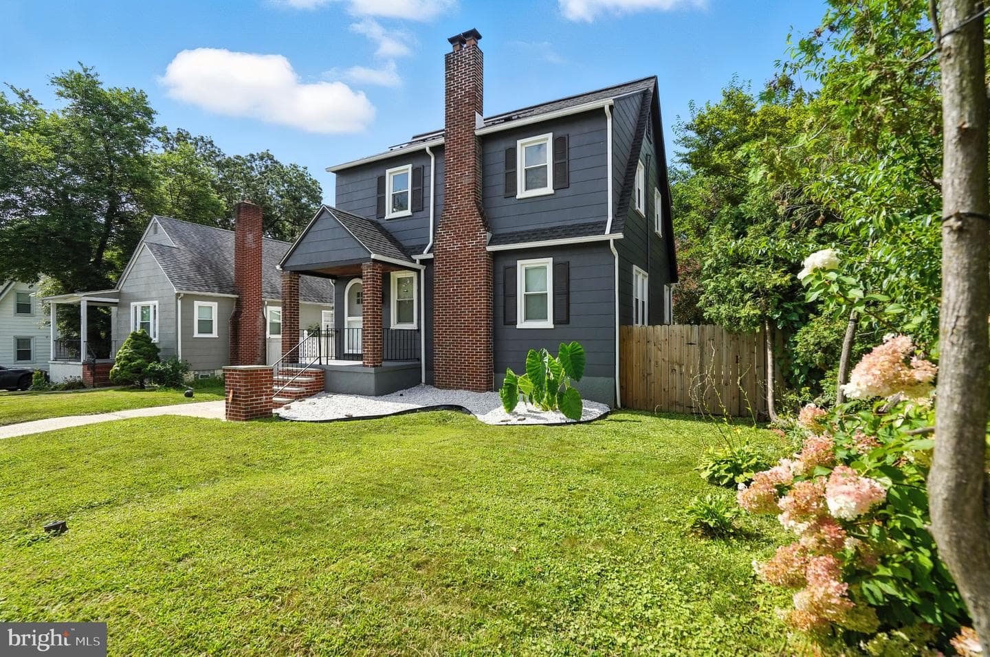 2823 Inglewood Avenue photo 3
