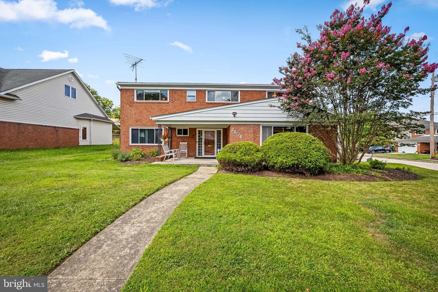 2506 Shelleydale Drive photo 1