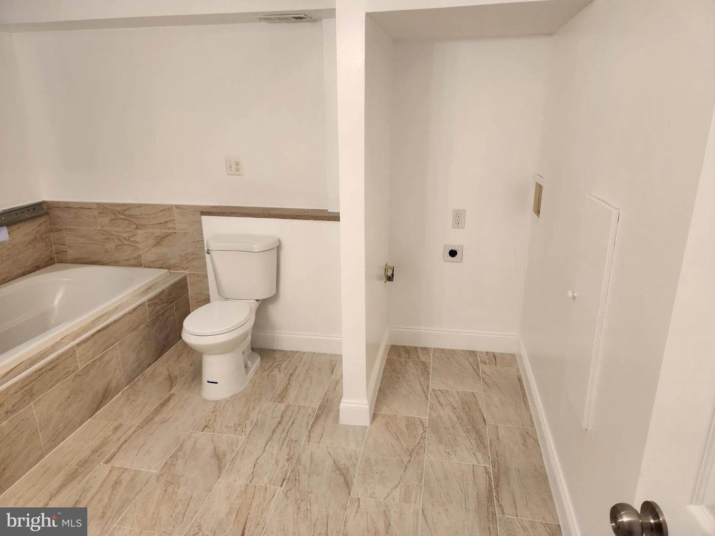 308 S Stricker Street photo 11