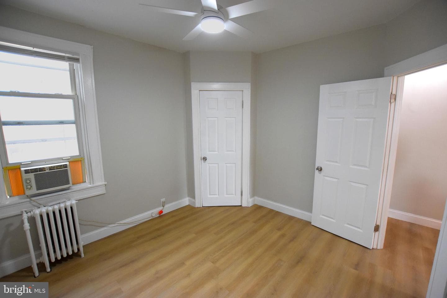 2871 Pelham Avenue photo 14