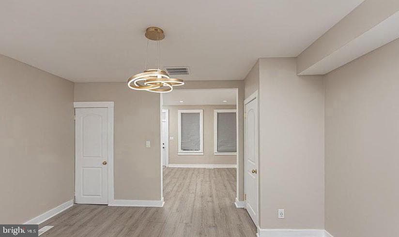22 N Ellamont Street photo 9