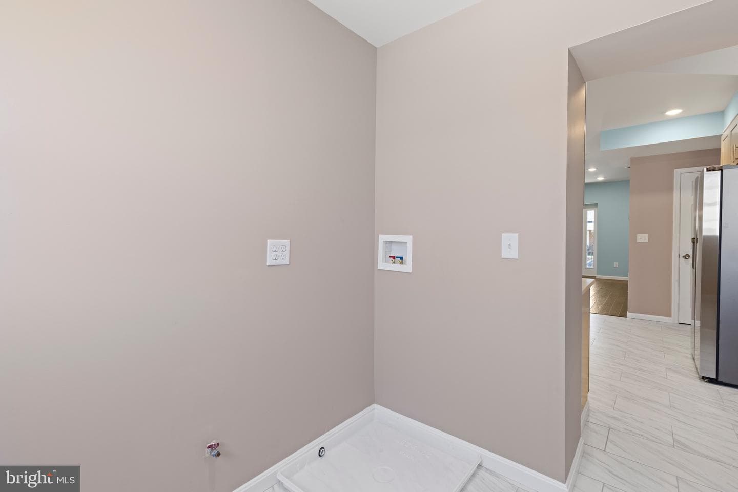 1015 Bonaparte Avenue photo 10