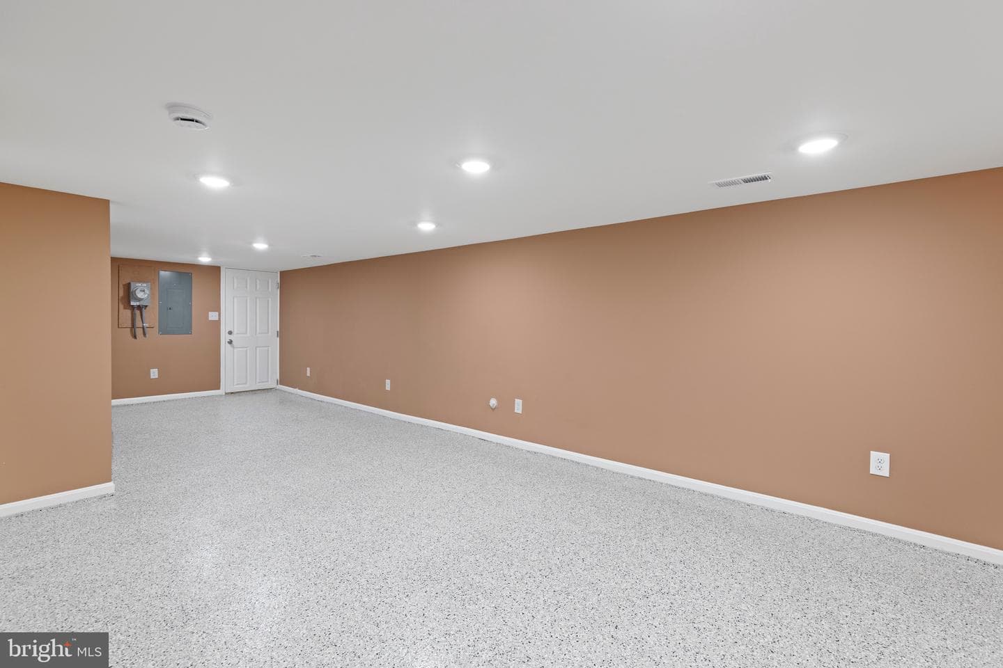 1015 Bonaparte Avenue photo 22