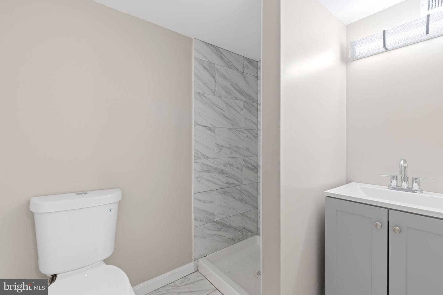 1015 Bonaparte Avenue photo 24