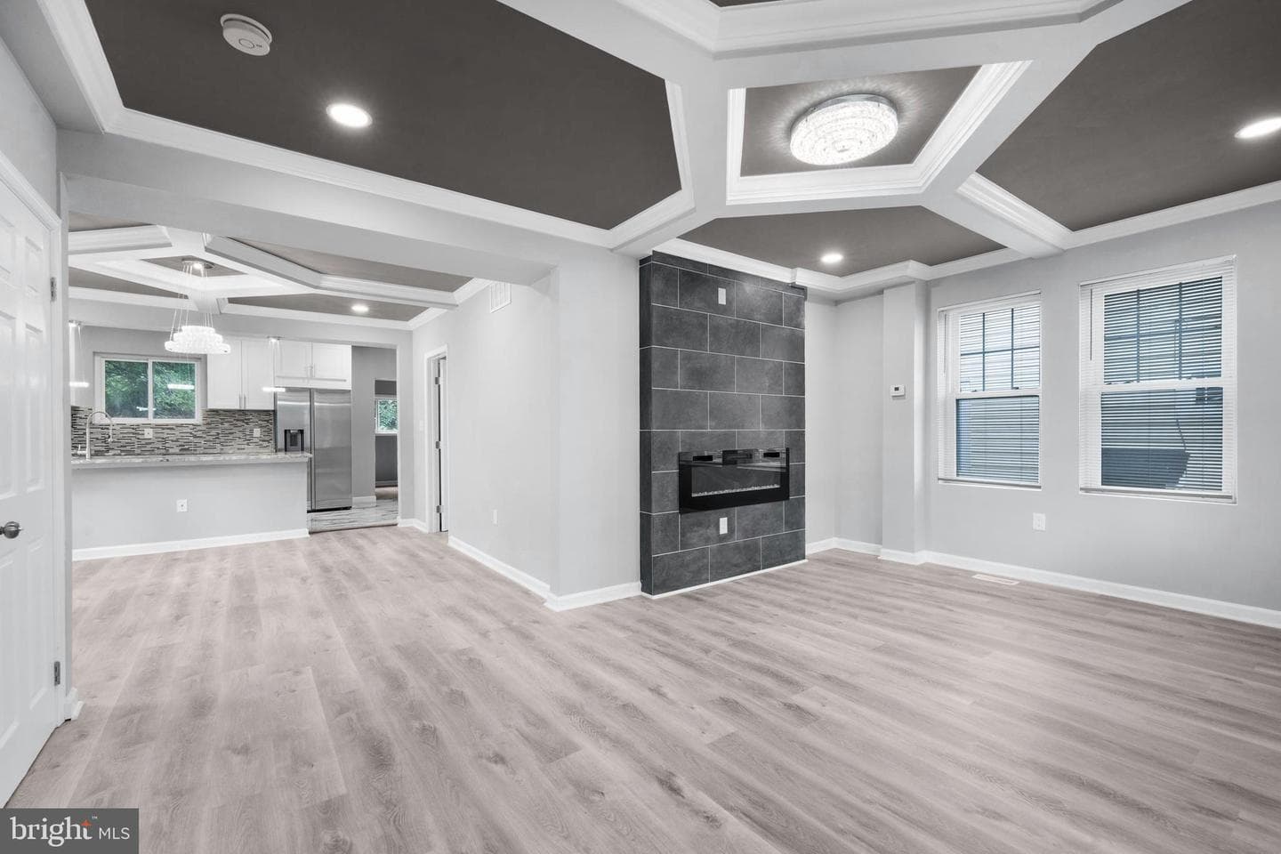 4208 Furley Avenue photo 4