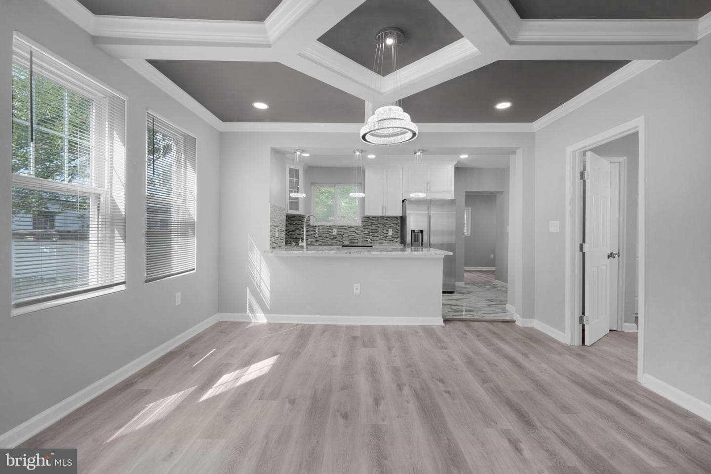 4208 Furley Avenue photo 8