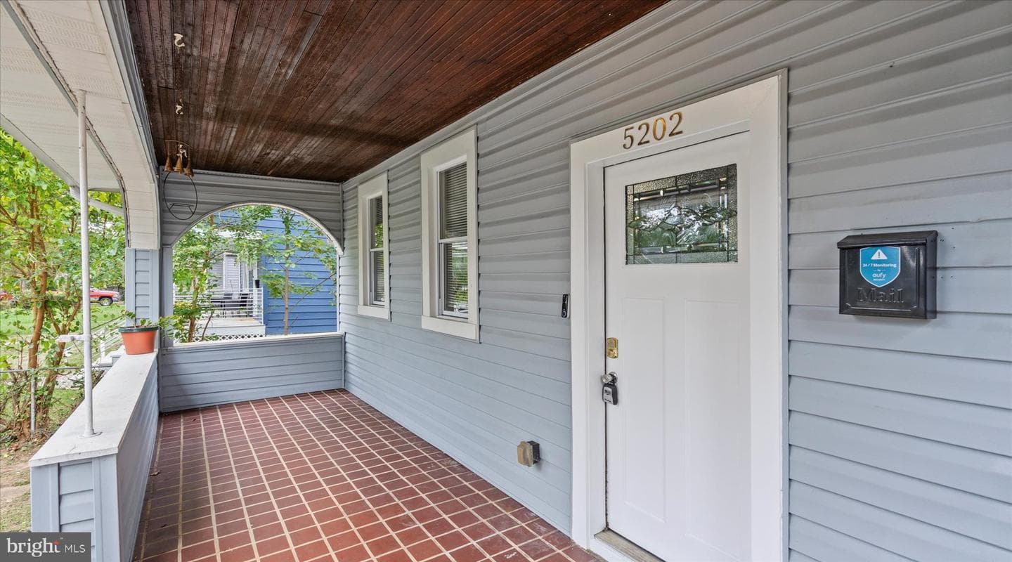 5202 Norwood Avenue photo 3