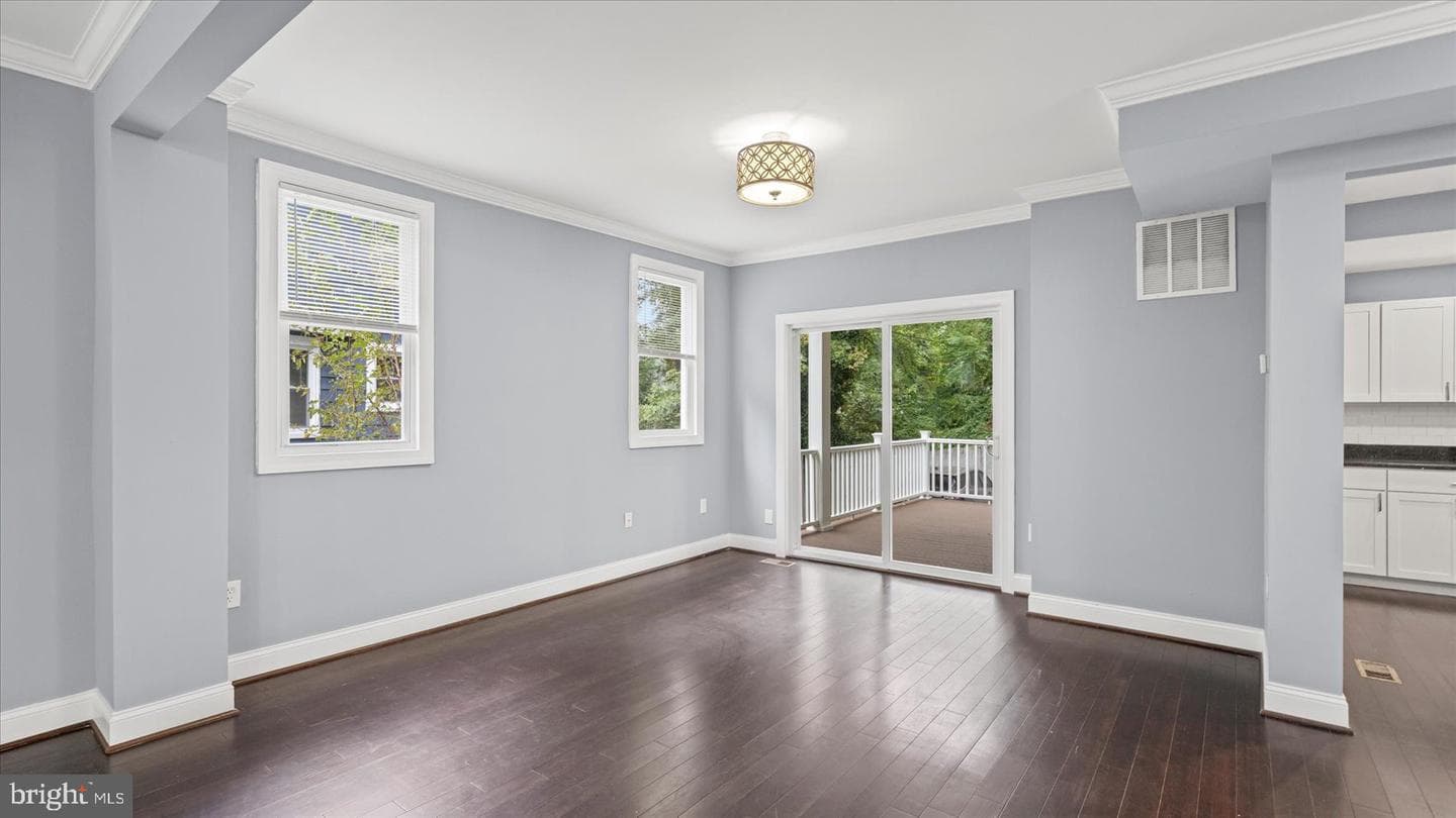 5202 Norwood Avenue photo 8