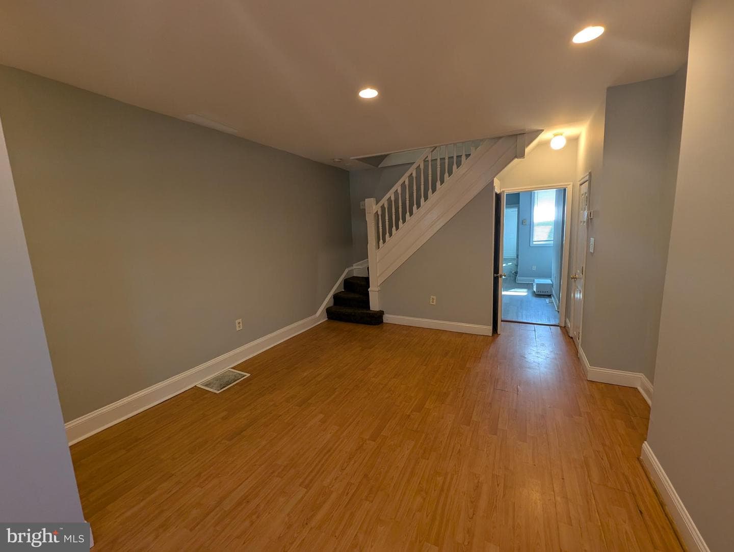 1835 N Bond Street N photo 4