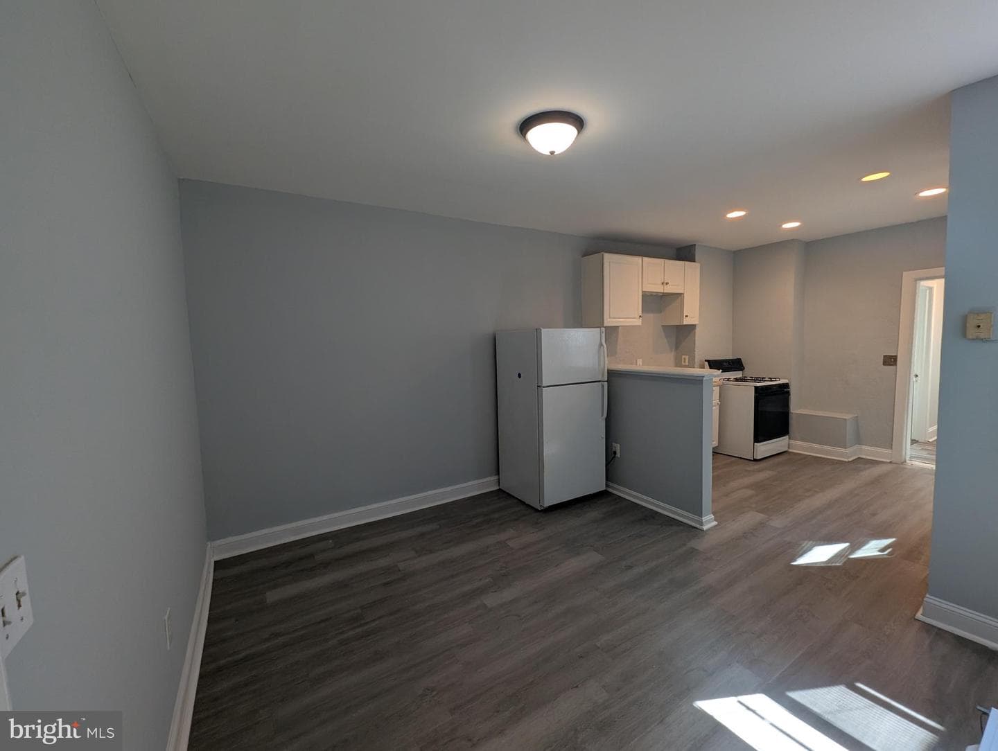 1835 N Bond Street N photo 5