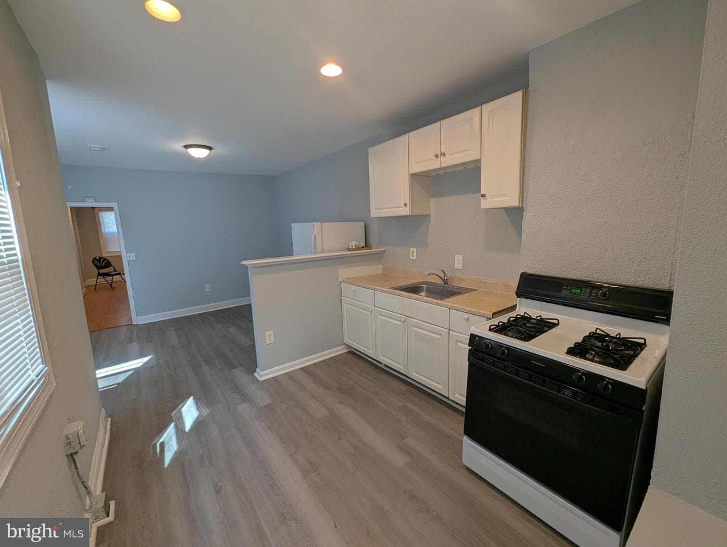 1835 N Bond Street N photo 8