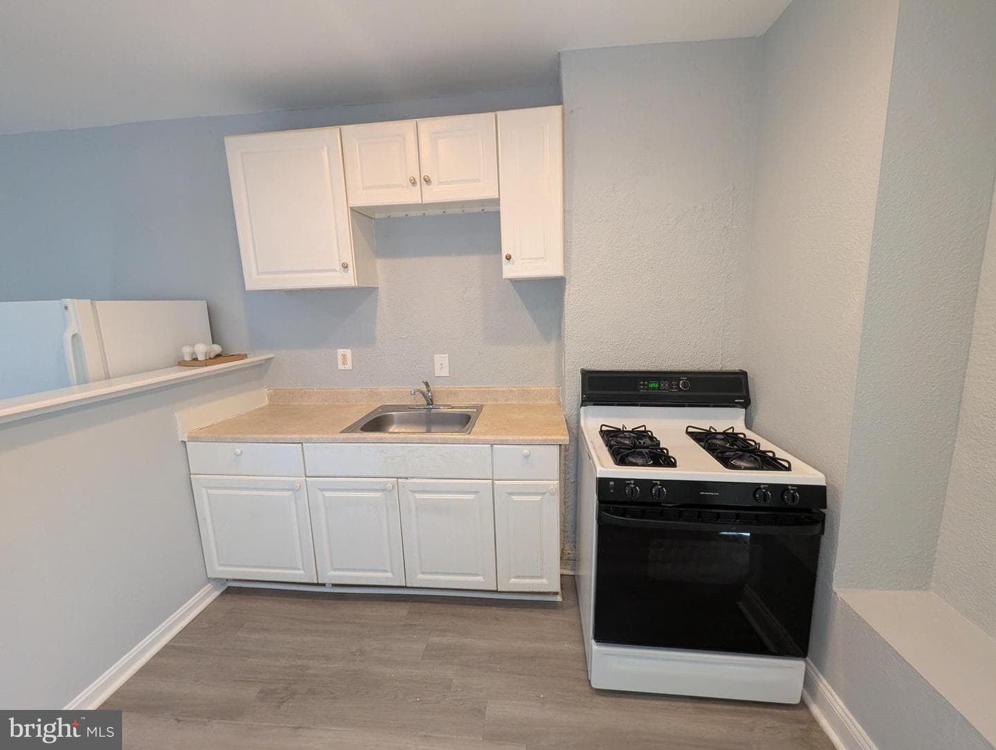 1835 N Bond Street N photo 9