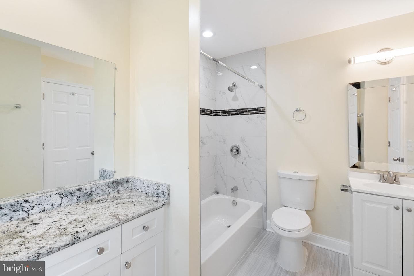 543 N Kenwood Avenue photo 25