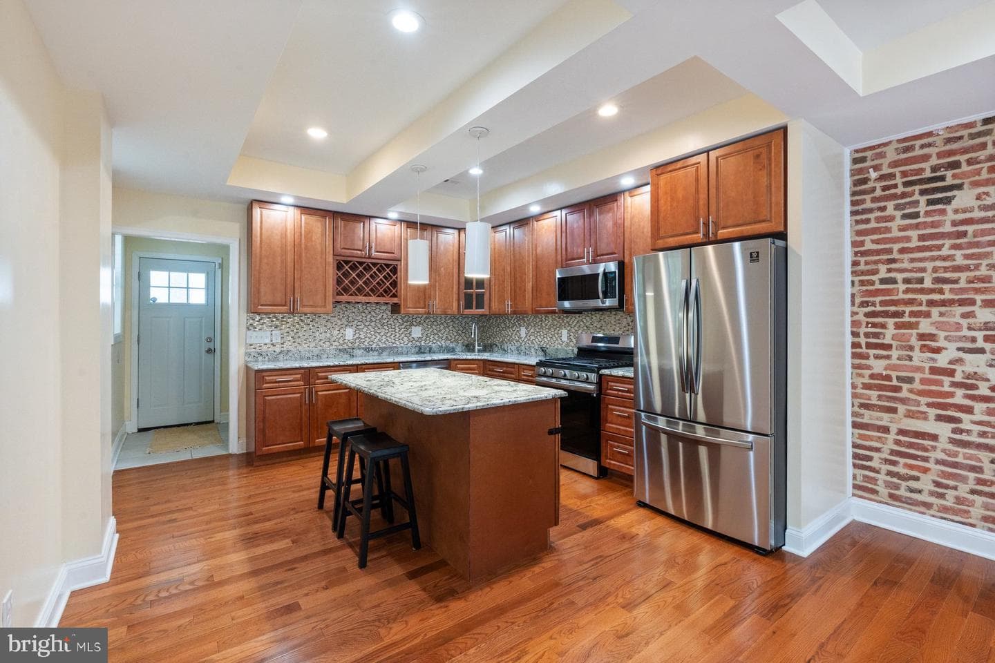 543 N Kenwood Avenue photo 8