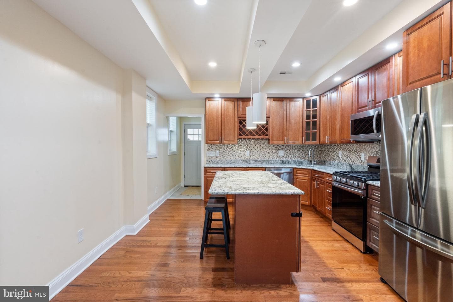 543 N Kenwood Avenue photo 9