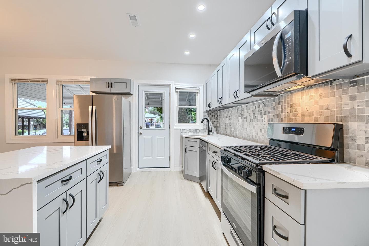 2433 Keyworth Avenue photo 4