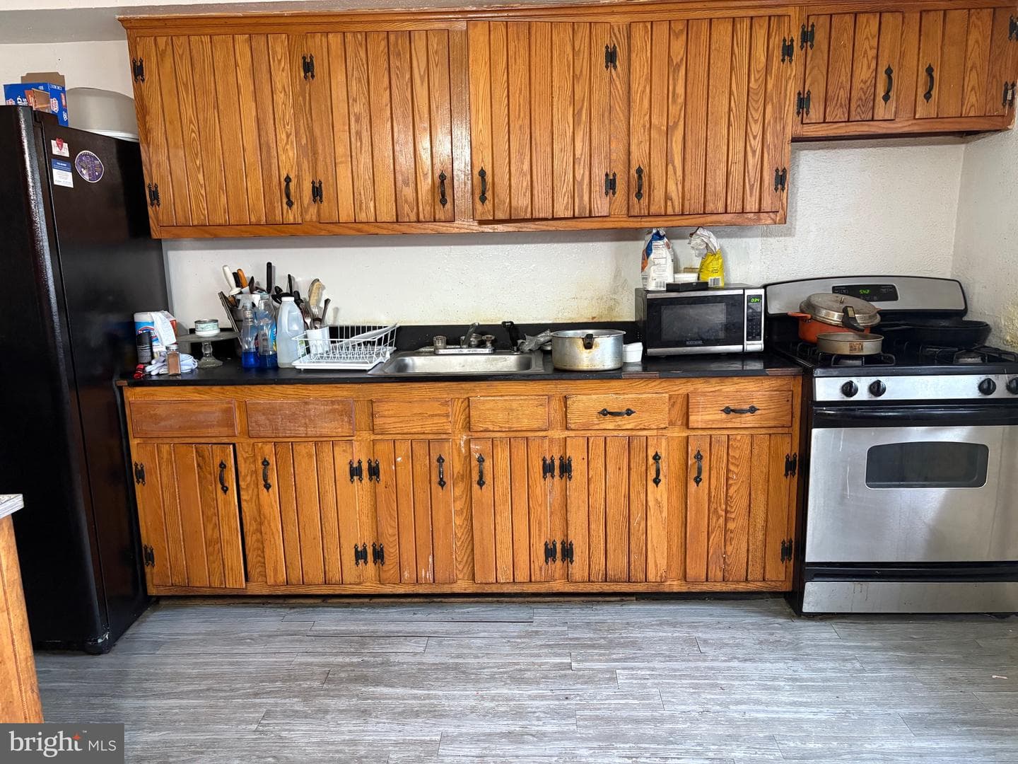 4541 The Strand photo 3